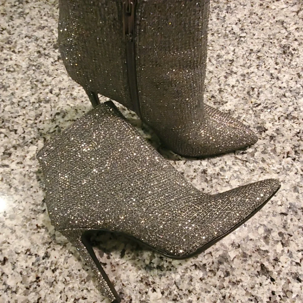 Shoes - Picture 2 of 6